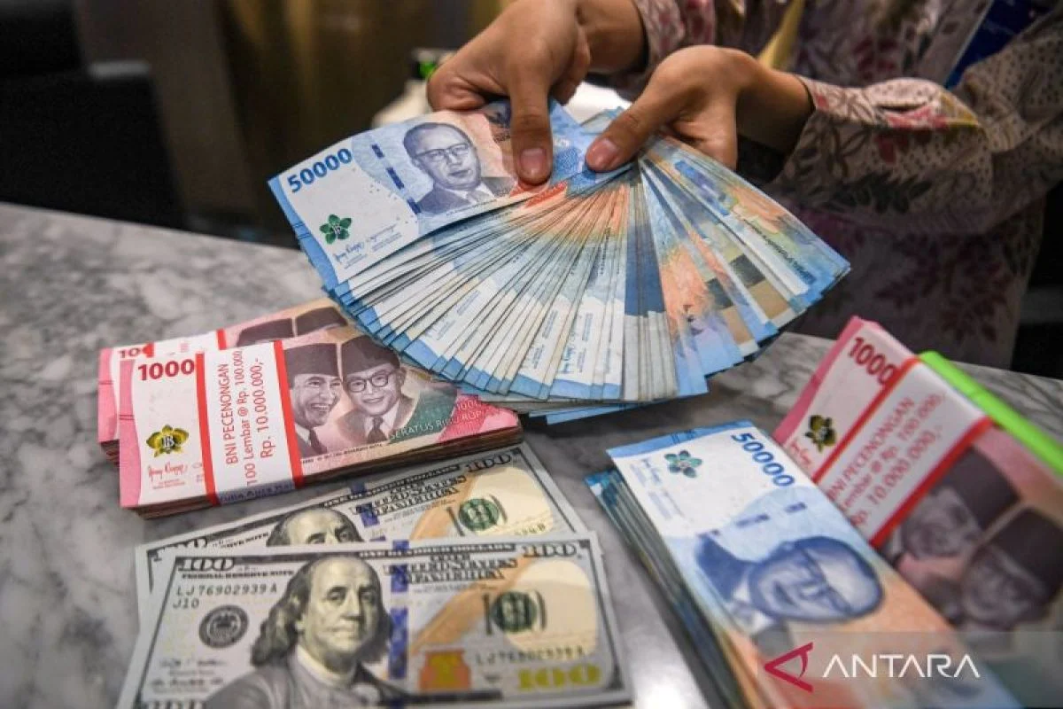 Dolar AS Menguat, Rupiah Melemah: Dampaknya terhadap Masyarakat Indonesia