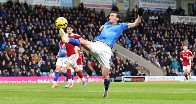 Drama Akhir Musim: Chesterfield FC Siap Guncang Swindon Town di Duel Penentu Playoff