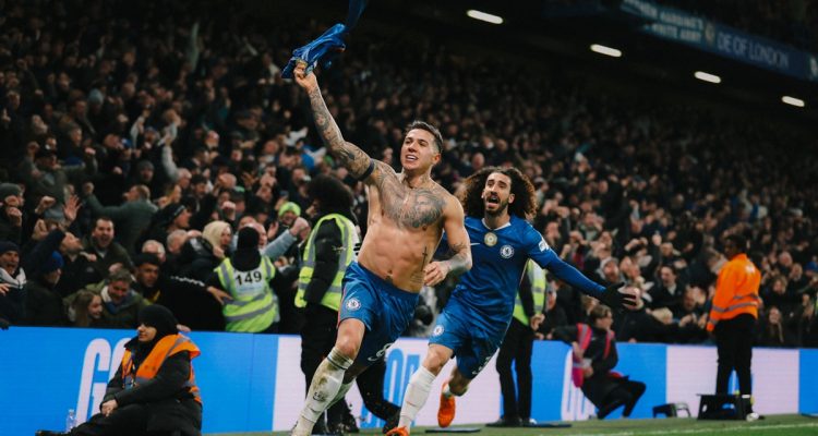 Enzo Fernández Menjadi Pahlawan Chelsea dengan Gol Spektakuler di Anfield