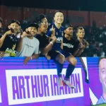Euforia Suporter Persik Kediri Membuat Arthur Irawan Takjub