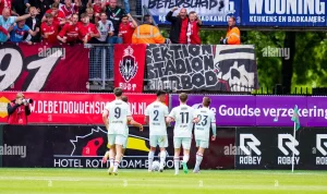 FC Twente Mendominasi Sparta Rotterdam dengan Kemenangan 4-0