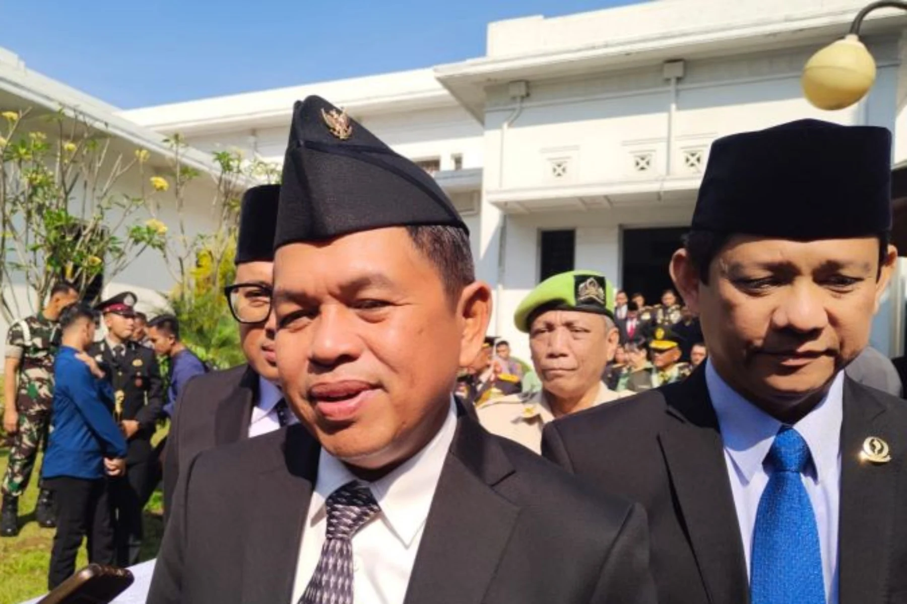 Geger di SDN Bobong: Guru Makan Tanah, Hukum Siswa Berakhir Damai