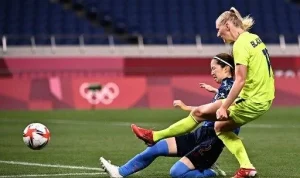 Gol Stina Blackstenius di Menit Ke-93 Membawa Arsenal Menang 1-0 Atas Everton