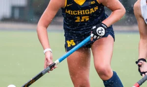 Grace Lahti Mengabadikan Kemenangan Michigan dan Sorotan Sepak Bola Eropa dalam Satu Lensa
