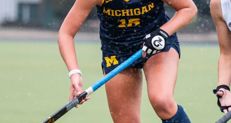 Grace Lahti Mengabadikan Kemenangan Michigan dan Sorotan Sepak Bola Eropa dalam Satu Lensa