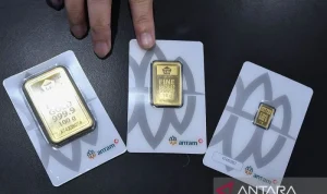 Harga Emas dan Perak Antam Anjlok, Ini Penyebabnya!