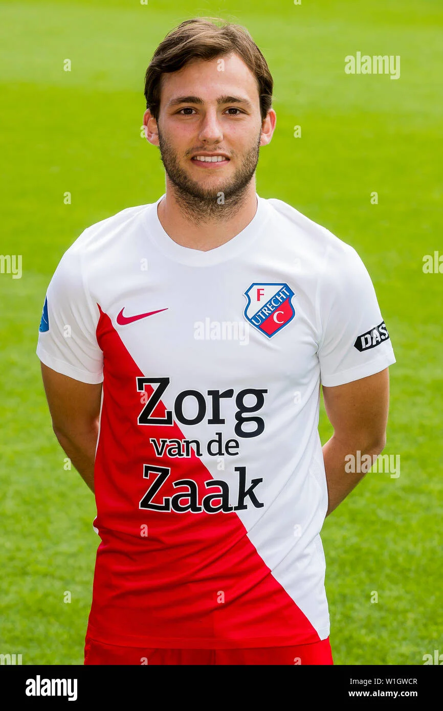 Heerenveen Tolak Tawaran Utrecht untuk Joris van Overeem