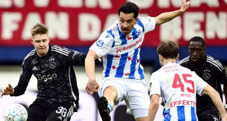 Heerenveen vs Ajax: Pertandingan yang Menegangkan dan Kontroversi