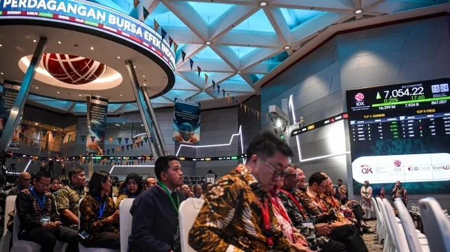 IHSG Menguat ke Level 6.206, Saham-Saham Ini Terbang