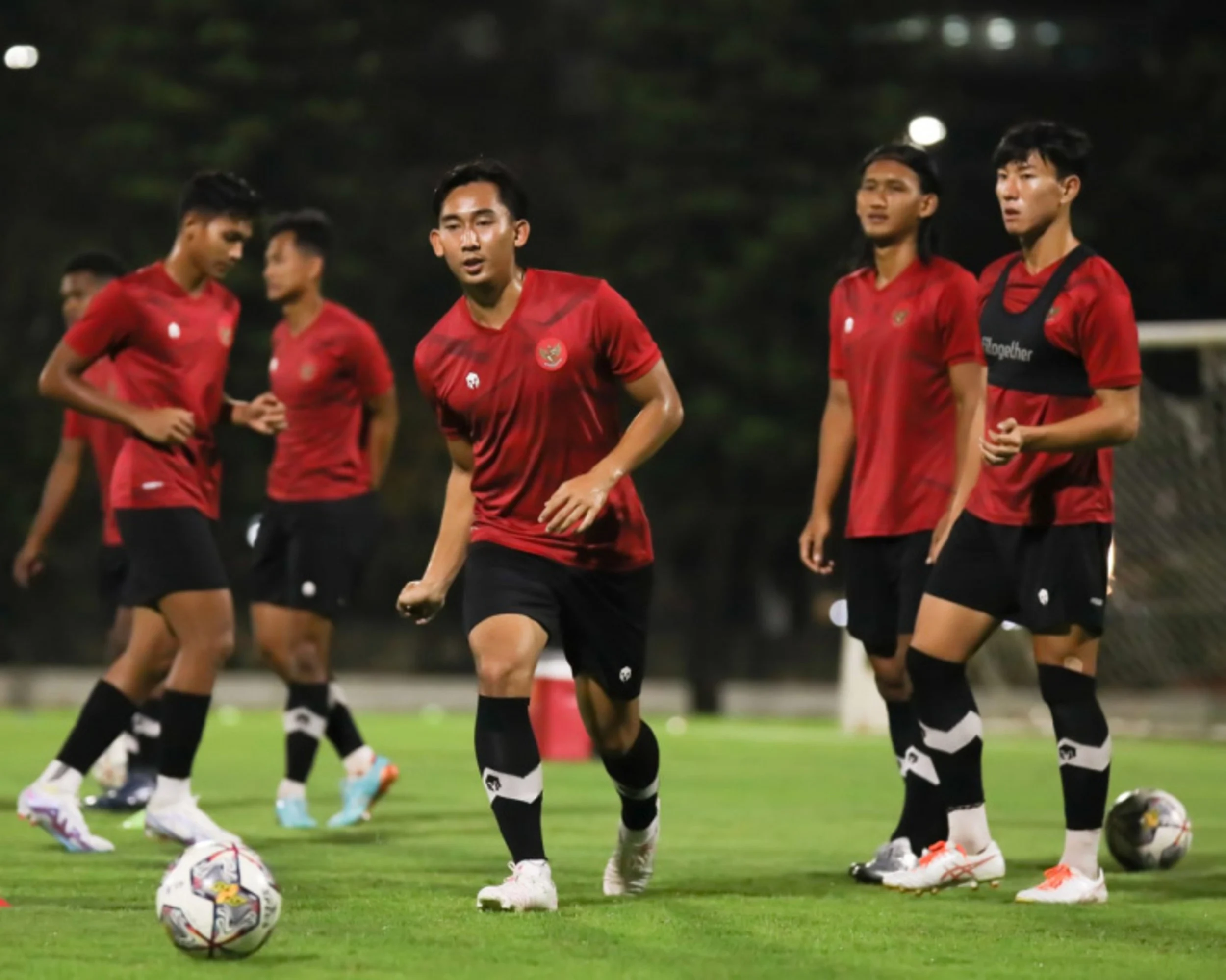 Indonesia Panggil 7 Diaspora untuk ASEAN Championship U-19 2026, Vietnam Terserang Krisis Ujian Nasional SMA