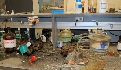 Insiden Kimia di Hotel Manchester: Evakuasi dan Penangkapan