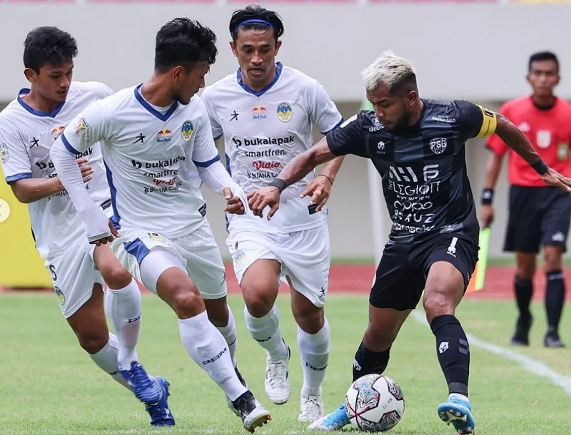 Irfan Jaya Jadi Sorotan: Dari Lapangan Sepakbola hingga Isu Keselamatan Transportasi di Bekasi