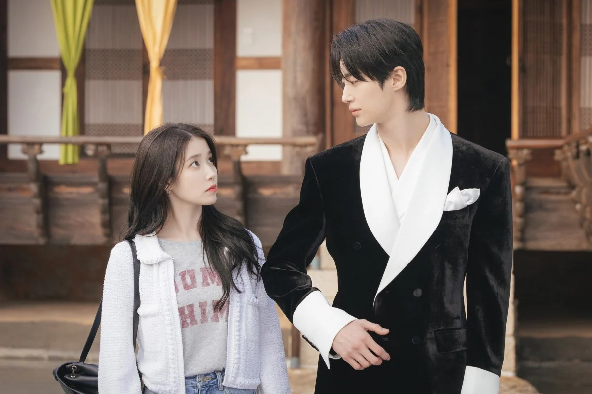 IU dan Byeon Woo Seok Resmi Menikah di Drama Perfect Crown: Kisah Romantis dan Kontroversi