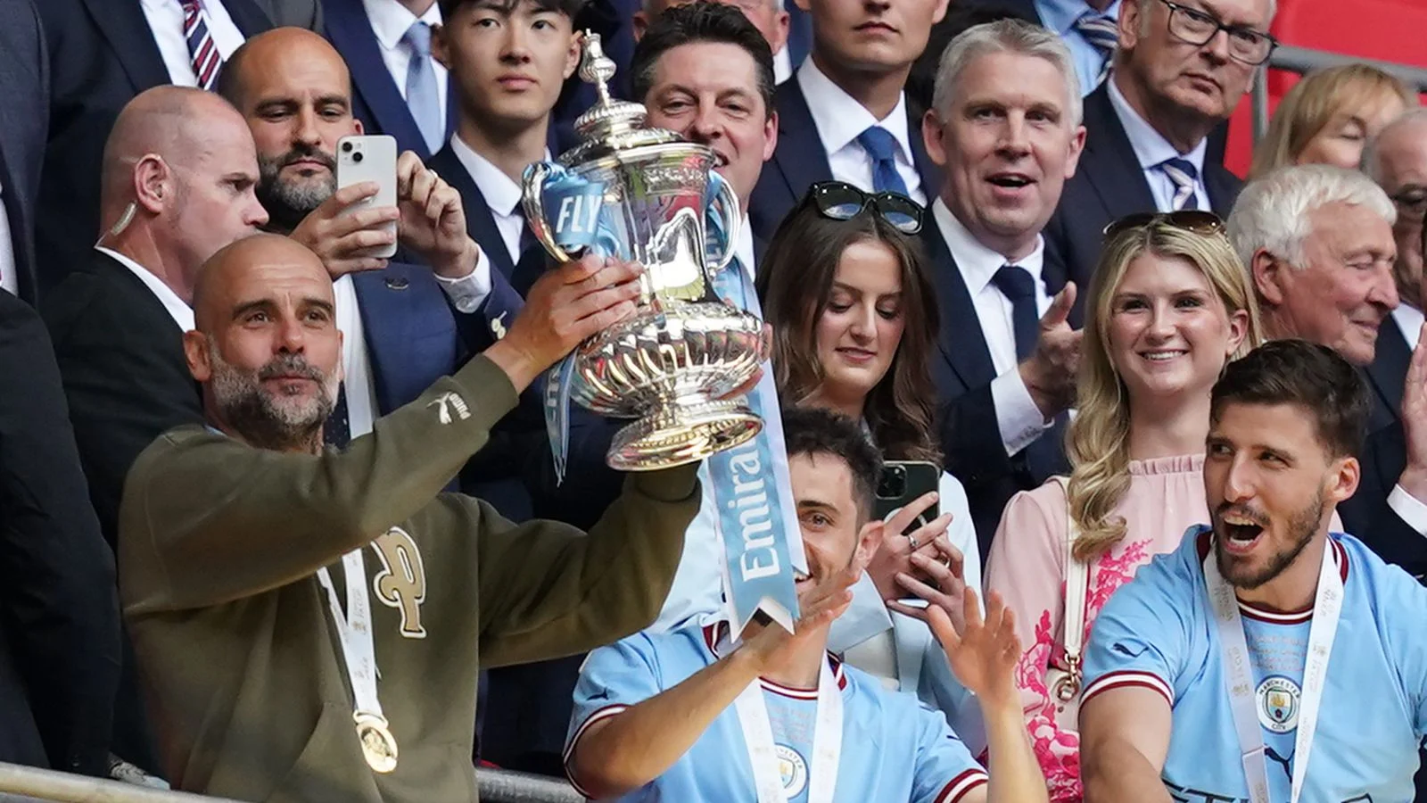 James Trafford Pilihan Pep Guardiola di FA Cup Final, Rodri Kembali ke Tim Utama