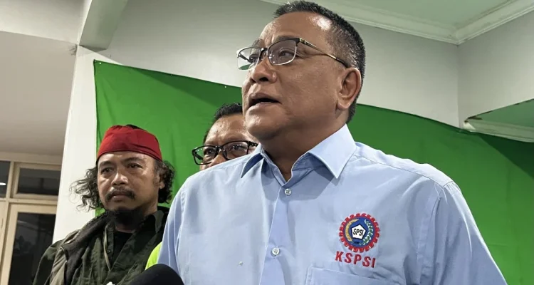 Jumhur Hidayat: Dari Aktivis Buruh ke Meja Menteri Lingkungan Hidup, Rekam Jejak yang Mengguncang Politik Indonesia