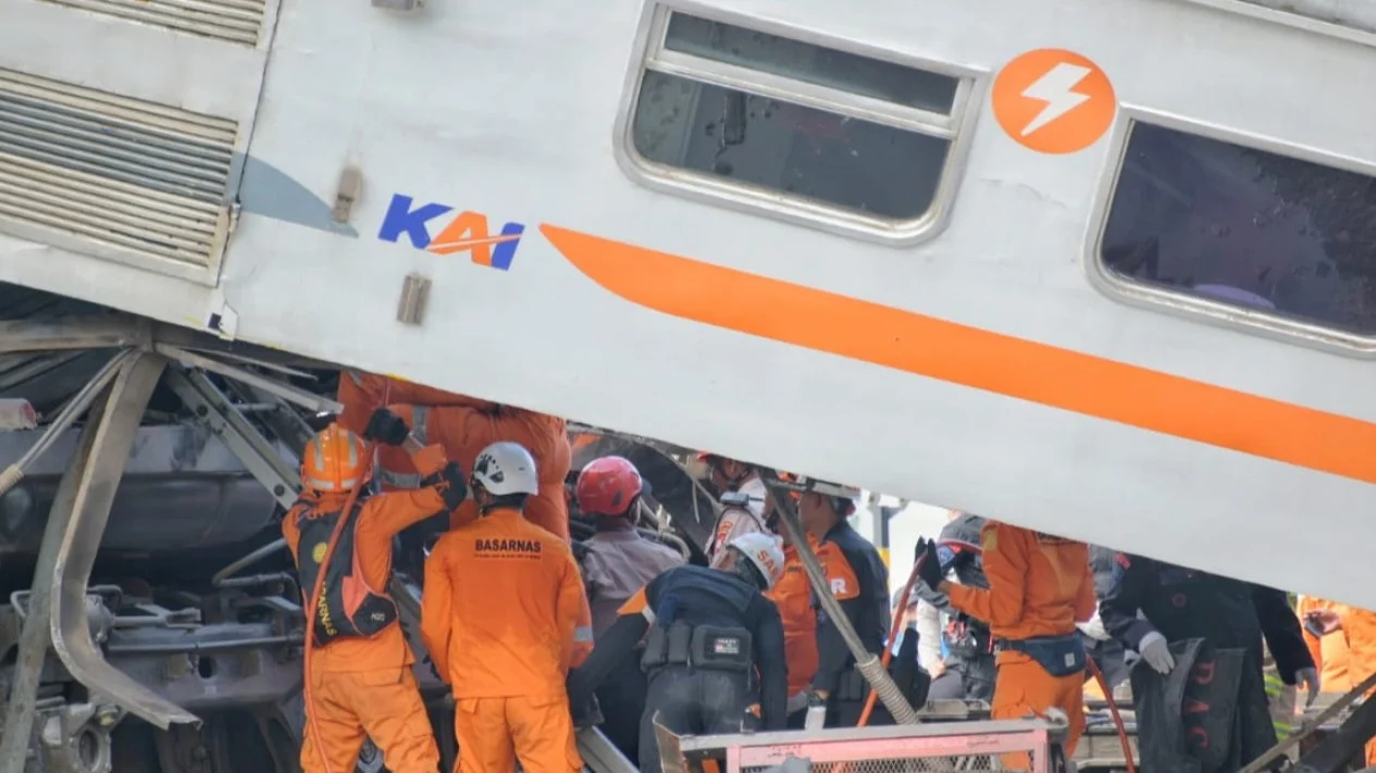 KAI Umumkan 84 Korban Kecelakaan Stasiun Bekasi Timur Pulang, 17 Masih Dirawat Intensif