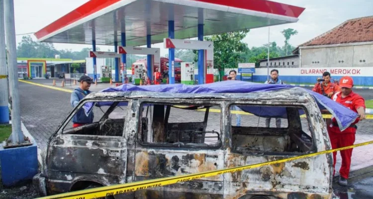Kebakaran Kendaraan Carabobo Mengungkap Krisis Bahan Bakar dan Dampaknya pada Keselamatan Otomotif Regional