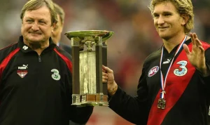 Kembalinya James Hird ke Essendon Dikabarkan Setelah Pecatnya Brad Scott