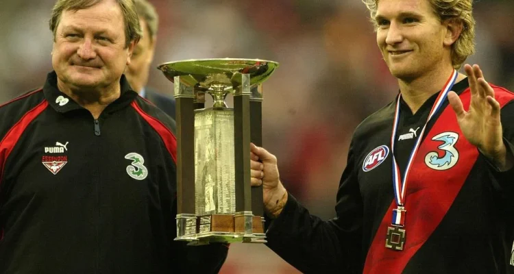 Kembalinya James Hird ke Essendon Dikabarkan Setelah Pecatnya Brad Scott