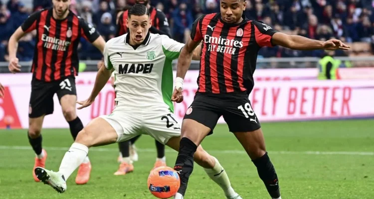 Kemenangan Sassuolo atas AC Milan Dibayar Mahal: Jay Idzes Cedera, Fabio Grosso Cemas