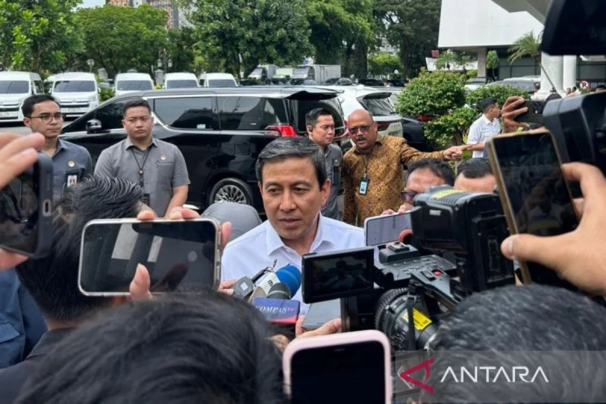 Komisi Reformasi Polri Serahkan Laporan Akhir Kepada Prabowo