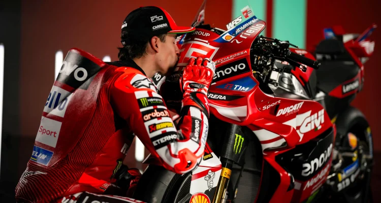 Kontroversi MotoGP 2026: Marc Marquez Menang di Jerez, Aprilia Tekan Revisi Aturan Pit Lane