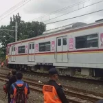 KRL Green Line Tersambar Petir, Penumpang Menumpuk di Tanah Abang hingga Layanan Pulih