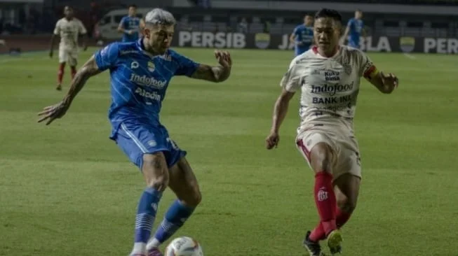 Layvin Kurzawa Bawa Persib Bangkit Dramatis, Assist Kunci Comeback 4-2 Lawan Bhayangkara