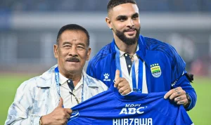 Layvin Kurzawa Bersinar, Persib Bandung Tetap Tangguh Usai Kemenangan Epik 4-2 atas Bhayangkara