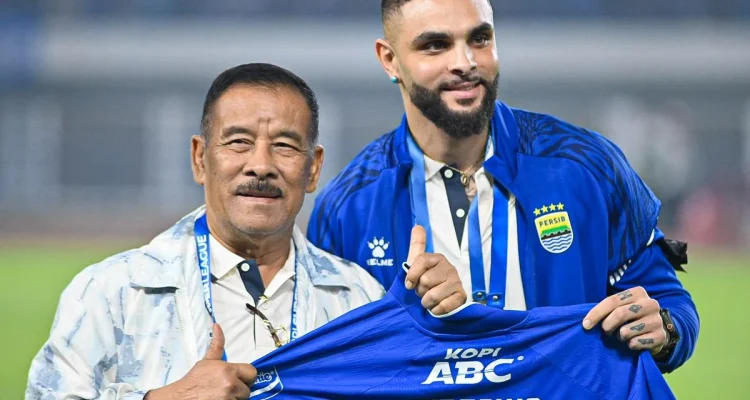 Layvin Kurzawa Bersinar, Persib Bandung Tetap Tangguh Usai Kemenangan Epik 4-2 atas Bhayangkara