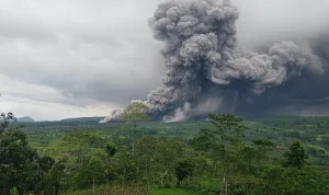 Letusan Vulkanik Gunung Semeru dan Dukono, Warga Diminta Waspada