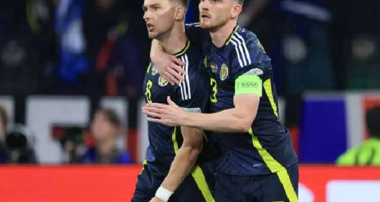 Liga Primer Skotlandia: Andy Robertson dan Kasper Schmeichel Tandai Awal Masa Depan Baru