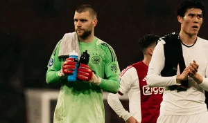 Maarten Paes Jadi Pahlawan Ajax, Pelatih Oscar Garcia Kagum dengan Kemampuan Penjaga Gawang Timnas Indonesia