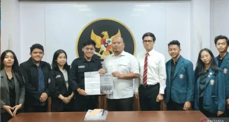 Mahasiswa BEM FH UI, UGM, Undip, Unair, UB Gencar Ajukan Amicus Curiae Uji UU TNI ke Mahkamah Konstitusi