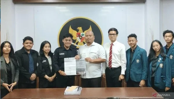 Mahasiswa BEM FH UI, UGM, Undip, Unair, UB Gencar Ajukan Amicus Curiae Uji UU TNI ke Mahkamah Konstitusi