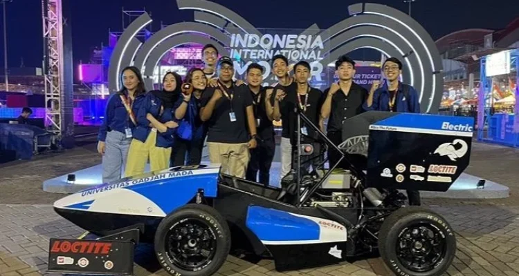 Mahasiswa UGM Raih Kemenangan Gemilang dengan Mobil Listrik EV-4 di Kompetisi Malaysia