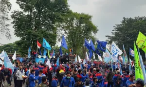 May Day 2026: Gebrak Bawa 10 Tuntutan Buruh & Mahasiswa Guncang DPRD Jabar