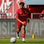 Mees Hilgers Tetap Bersama FC Twente Setelah Perpanjangan Kontrak