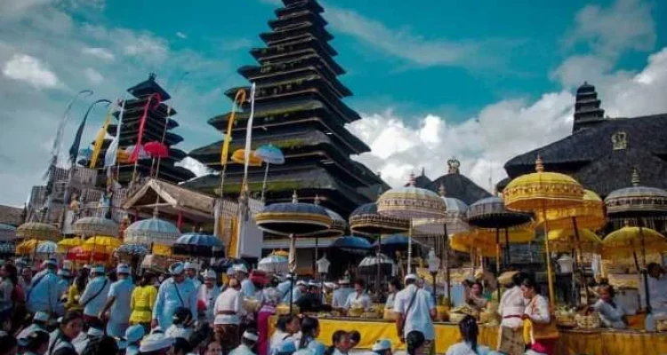 Mengenal Lebih Dekat Kebudayaan Bali dan Dewa-Dewa yang Menginspirasi