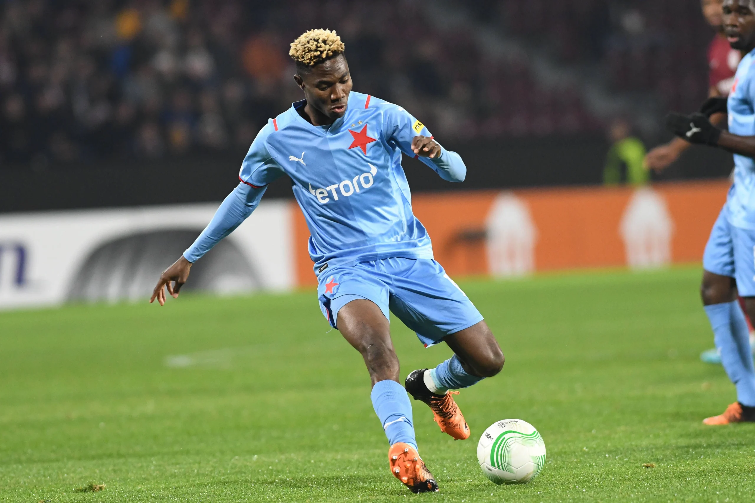 Moses Usor Bawa LASK Linz Angkat Trofi Piala Austria, Akhirnya Mengakhiri Penantian 61 Tahun