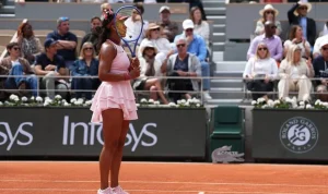 Naomi Osaka Membuat Heboh di French Open 2026 dengan Gaun Berlapis yang Mewah