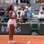 Naomi Osaka Membuat Heboh di French Open 2026 dengan Gaun Berlapis yang Mewah