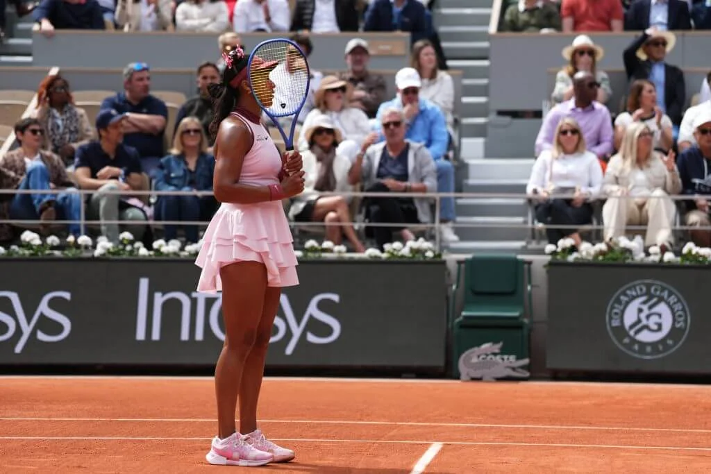 Naomi Osaka Membuat Heboh di French Open 2026 dengan Gaun Berlapis yang Mewah