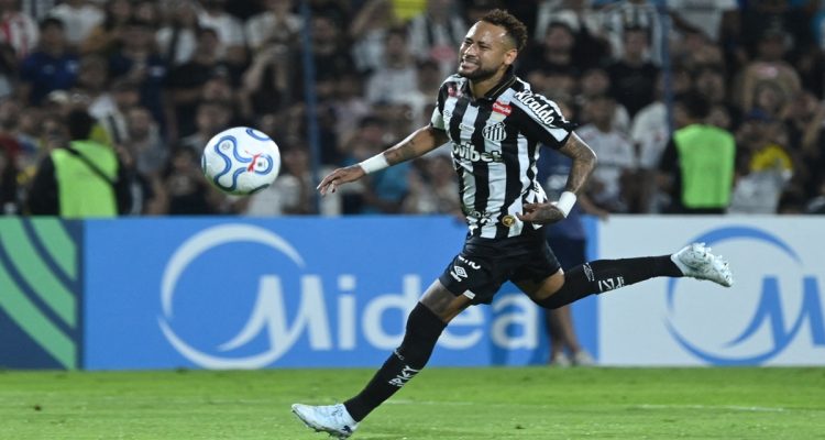Neymar Minta Maaf pada Robinho Jr Setelah Insiden Tampar di Latihan