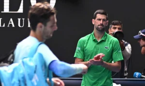 Novak Djokovic dan Lorenzo Musetti: Cedera dan Persaingan di Dunia Tenis