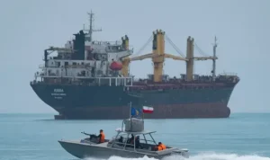 Operasi 'Project Freedom' AS Mulai di Selat Hormuz: Klaim Tenggelamkan 6 Kapal Cepat Iran Diperdebatkan