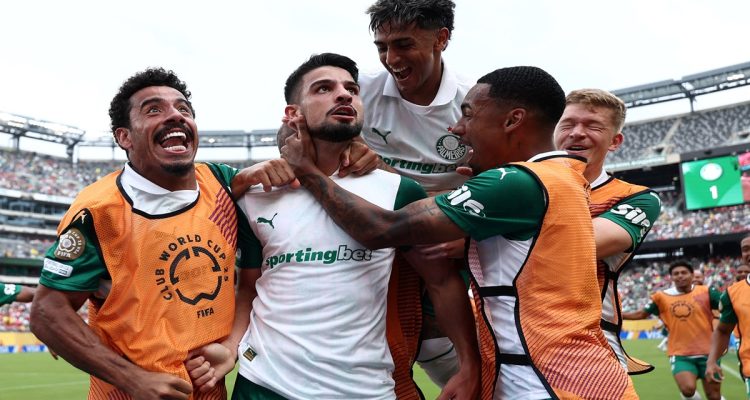 Palmeiras Tancap Puncak Klasemen, Raih Kesepakatan Hak Nama Stadion, dan Kembalikan Estêvão untuk Rehabilitasi