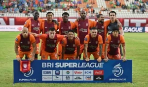 Persaingan Sengit di Borneo: Dari Sepak Bola hingga Buaya