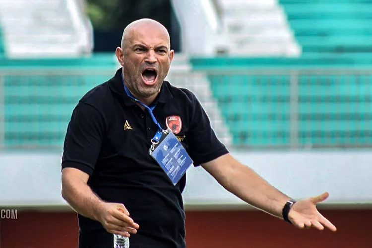 Persebaya Surabaya Bangkit di Bawah Asuhan Bernardo Tavares