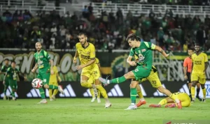 Persebaya Surabaya Menang Telak 7-0 atas Semen Padang di Stadion H. Agus Salim